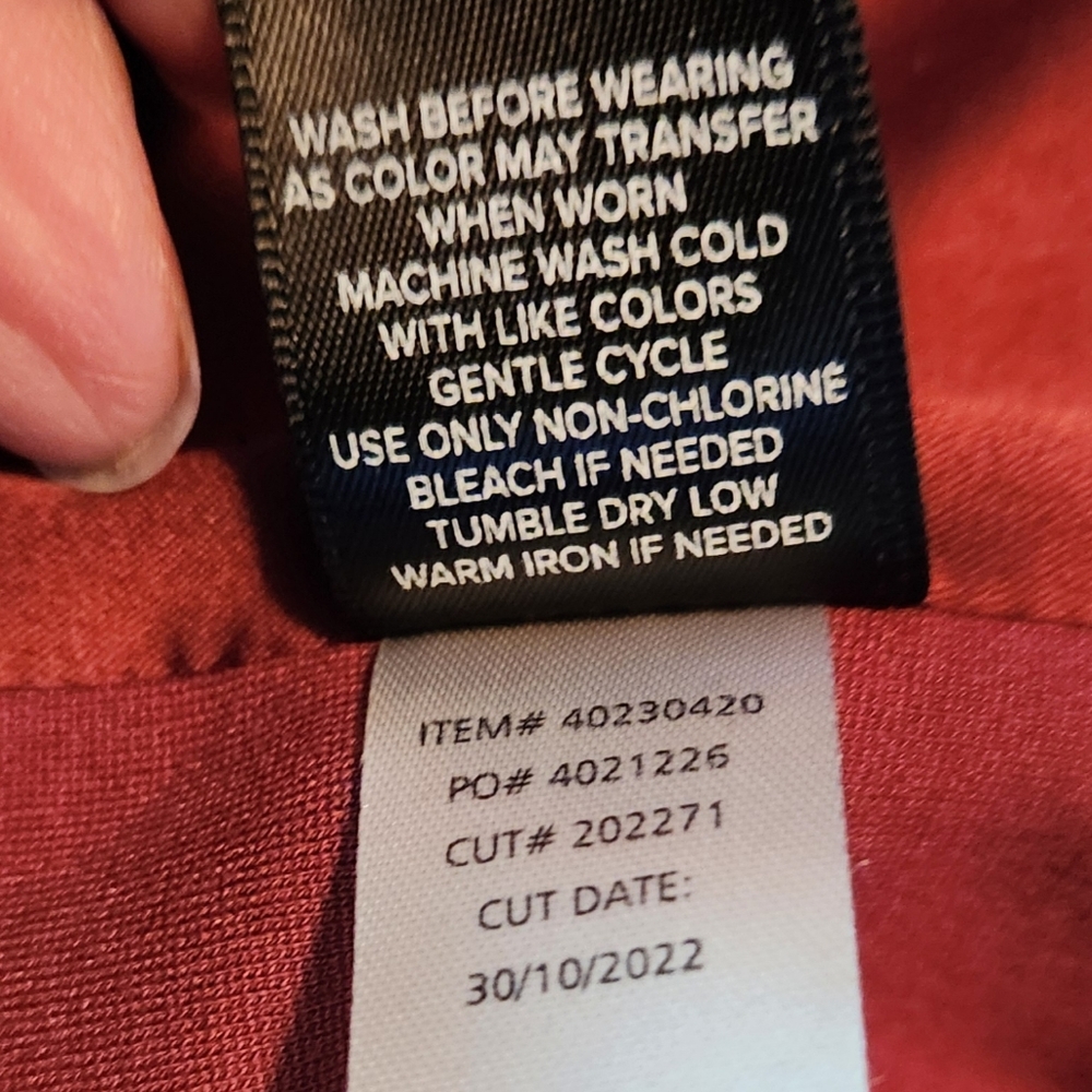 Torrid New Studio Tailored Ponte Fitted Burgundy Button-up Vest Size 3 NWT - Picture 6 of 7